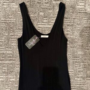 Low cut LBD by Diosa